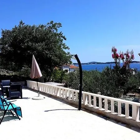 House Casa Roza سيفيد